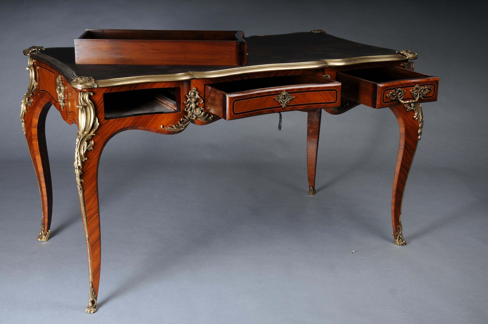 Royal Desk/Bureau Plat In Louis XV Style With Veneer photo vintage
