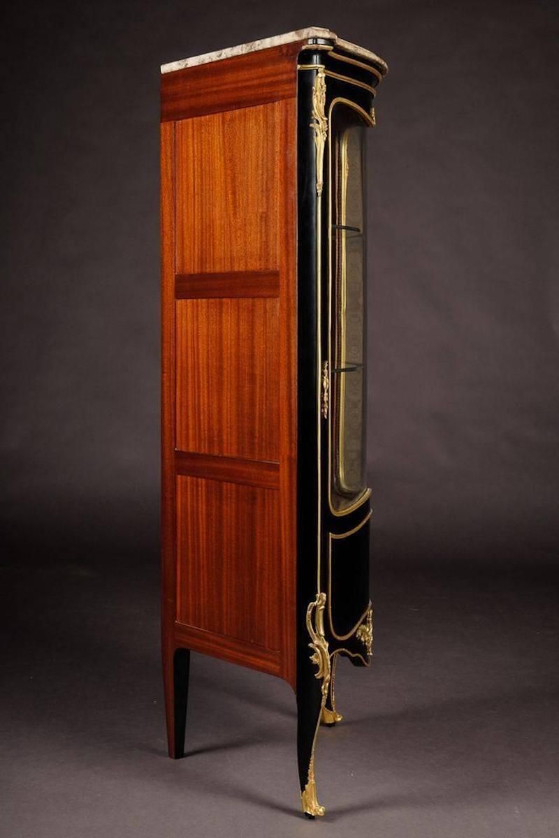 20th Century Louis XV Style Piano Black Corner Vitrine photo vintage