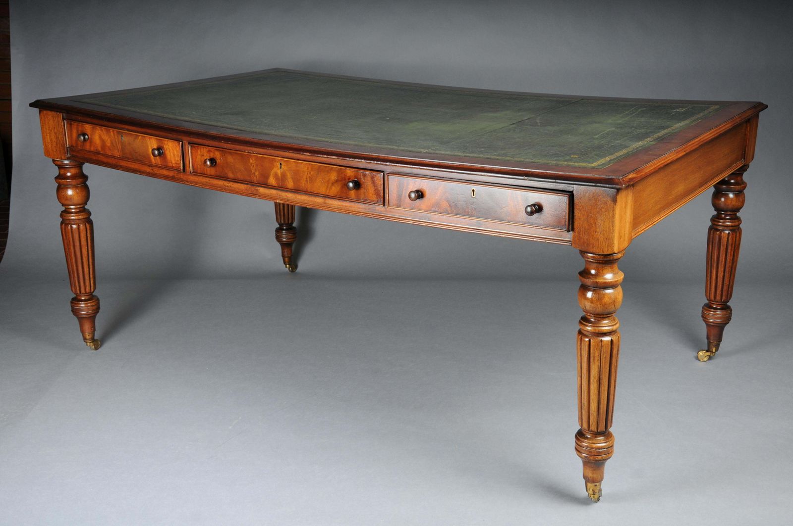 Classic English Partner Desk/Writing Desk 20th Century, Mahogany photo vinterior