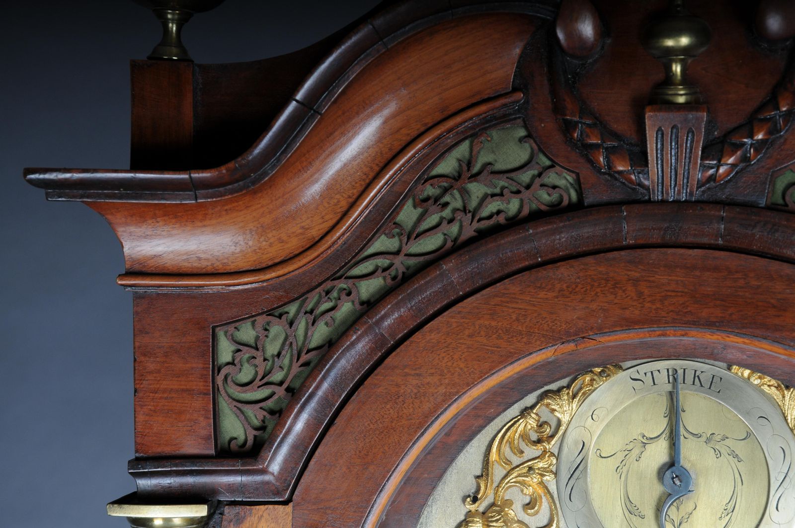 photo vinterior Historic Antique English Grandfather Clock, Mahogany, 18th Century.