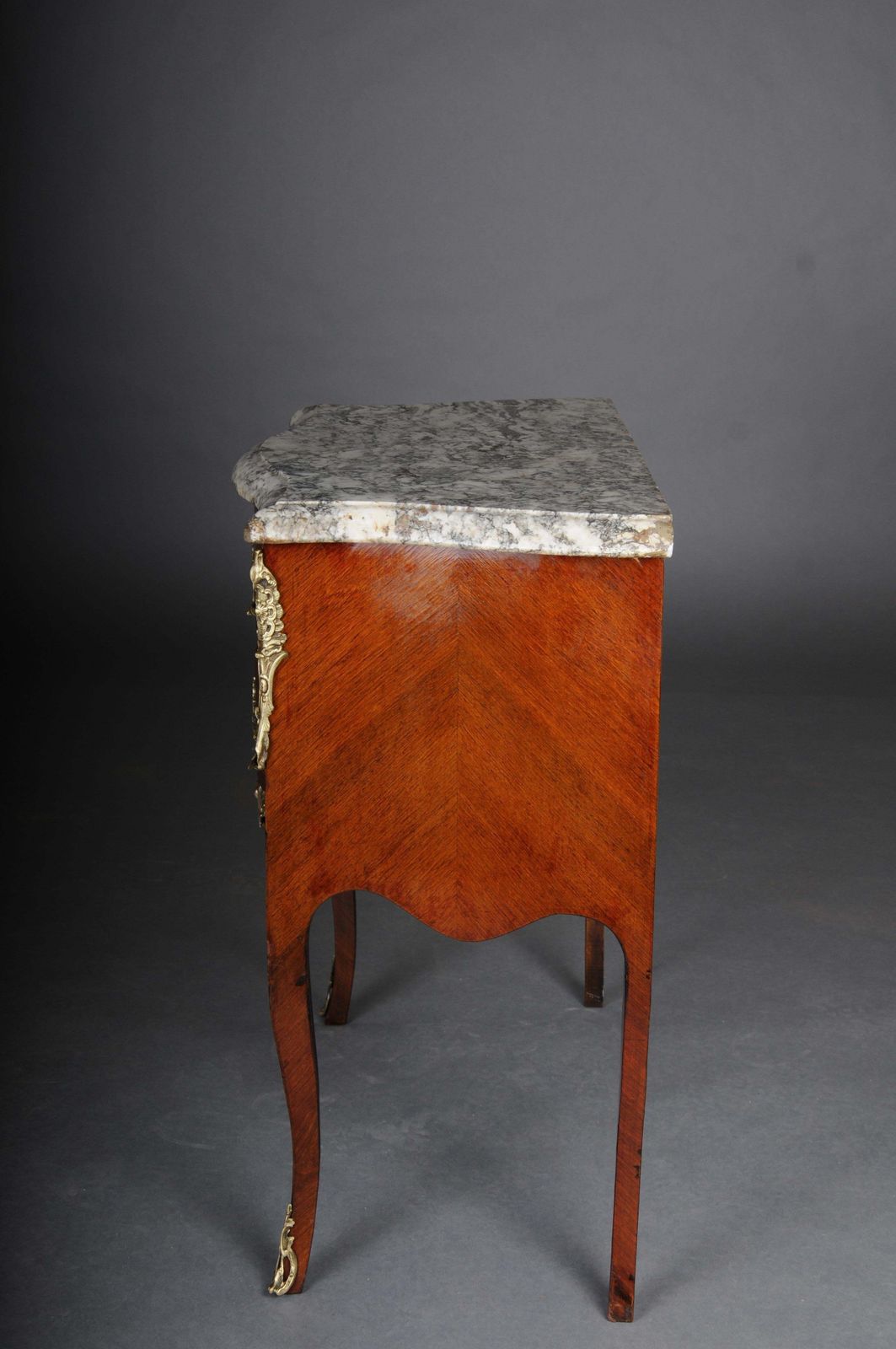 photo furniture Elegant Old Chest Of Drawers From The 20th Century, Louis XV, Paris
