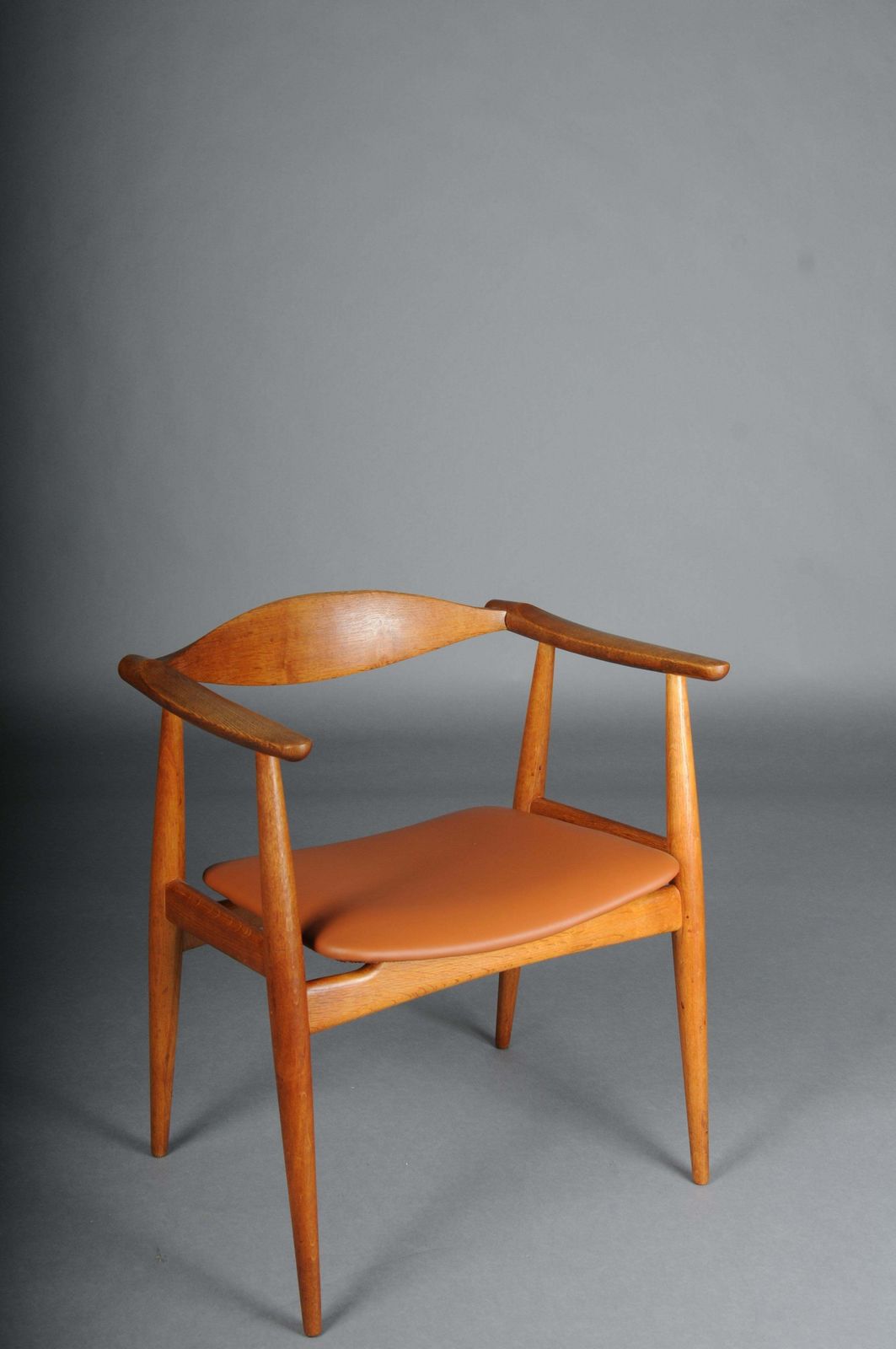Hans J. Wegner. Armchair, Teak/Leather, Model Ch 35, Carl Hansen & Son, Denmark. photo Furniture