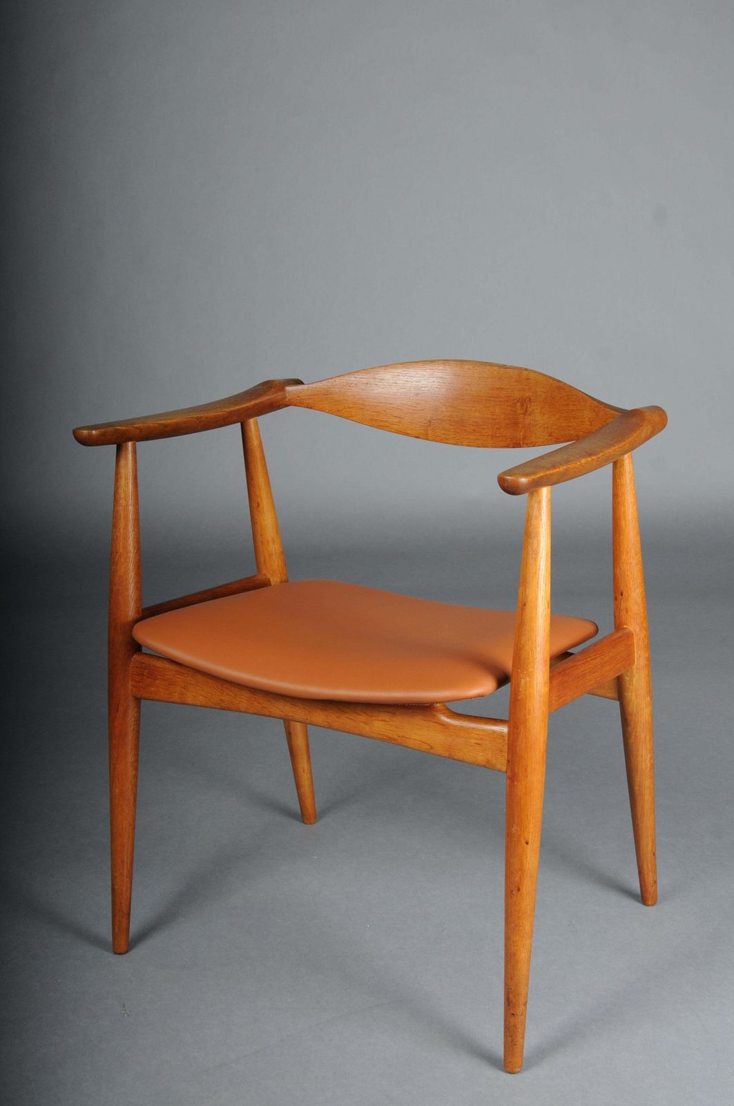 Hans J. Wegner. Armchair, Teak/Leather, Model Ch 35, Carl Hansen & Son, Denmark. photo 2206.0
