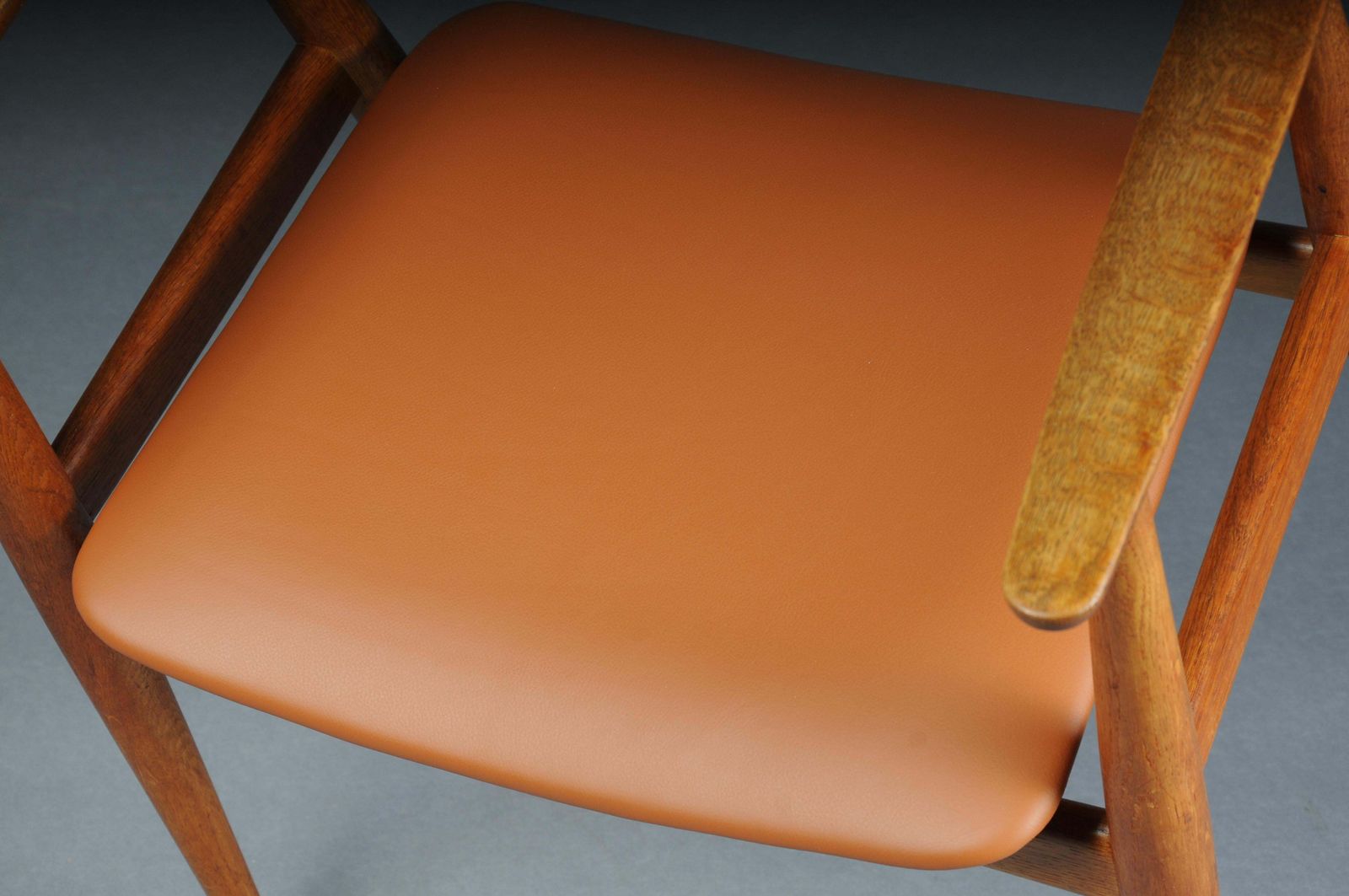 2206.0 Hans J. Wegner. Armchair, Teak/Leather, Model Ch 35, Carl Hansen & Son, Denmark. photo