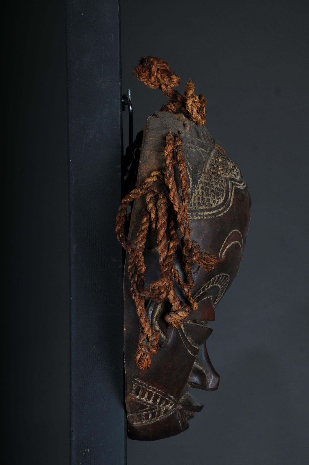 20th Century Antique Carved Wood Mask, African Art photo vinterior
