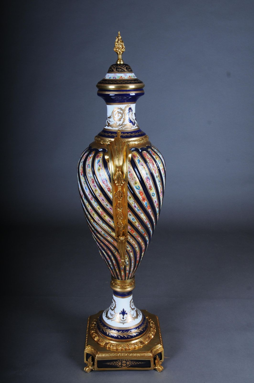6651.0 Pair (2) Magnificent French Sevrés Floor Vases With Gilt Bronze. photo