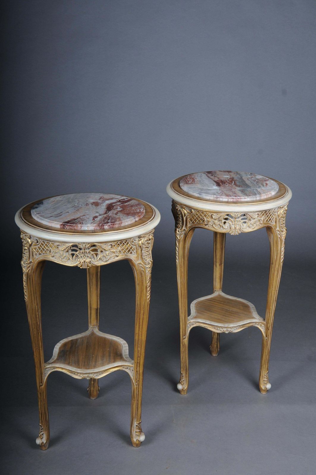 photo vinterior Finely Carved Gold Side Table With Marble Top, Louis XV White/Gold