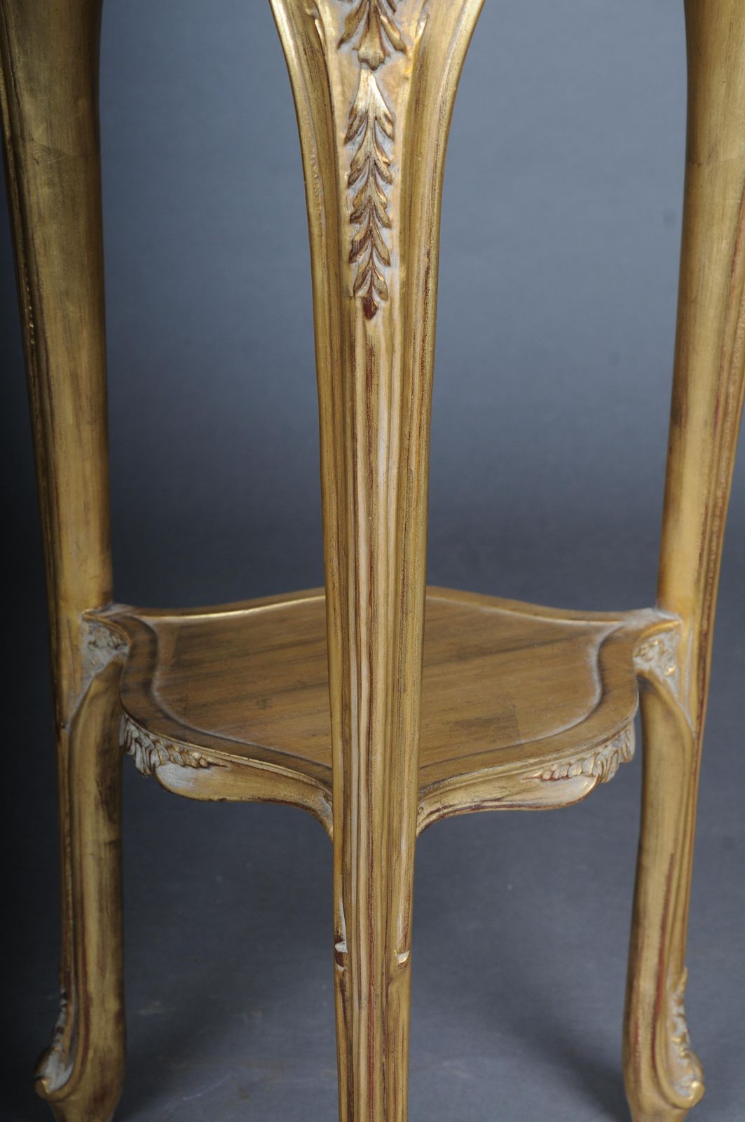 photo furniture Finely Carved Gold Side Table With Marble Top, Louis XV