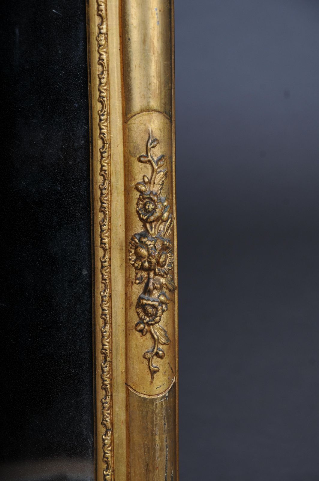 photo furniture Antique Gold Wall Mirror From 1780