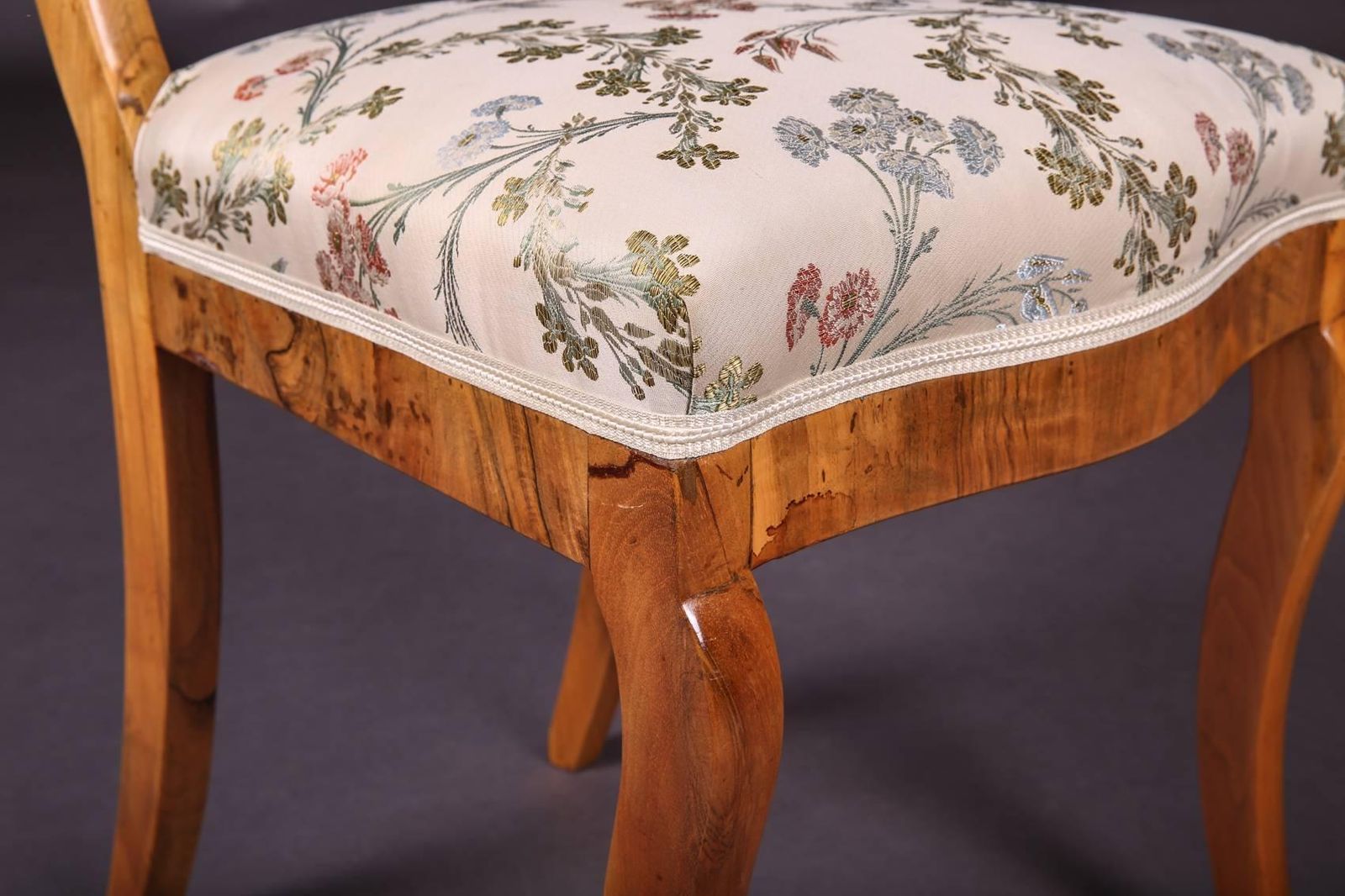 photo furniture Early 19th Century Three Biedermeier Curved Legs Set Of Chairs