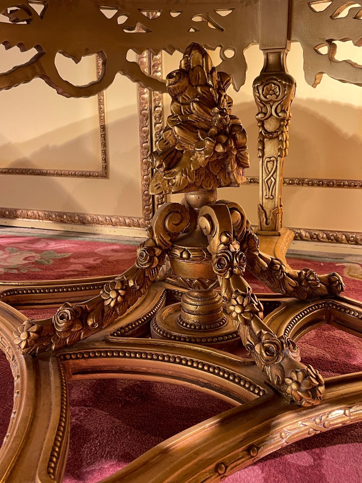 6613.0 Impressive Solid Salon Center Table Louis XV, Beech, Gold photo