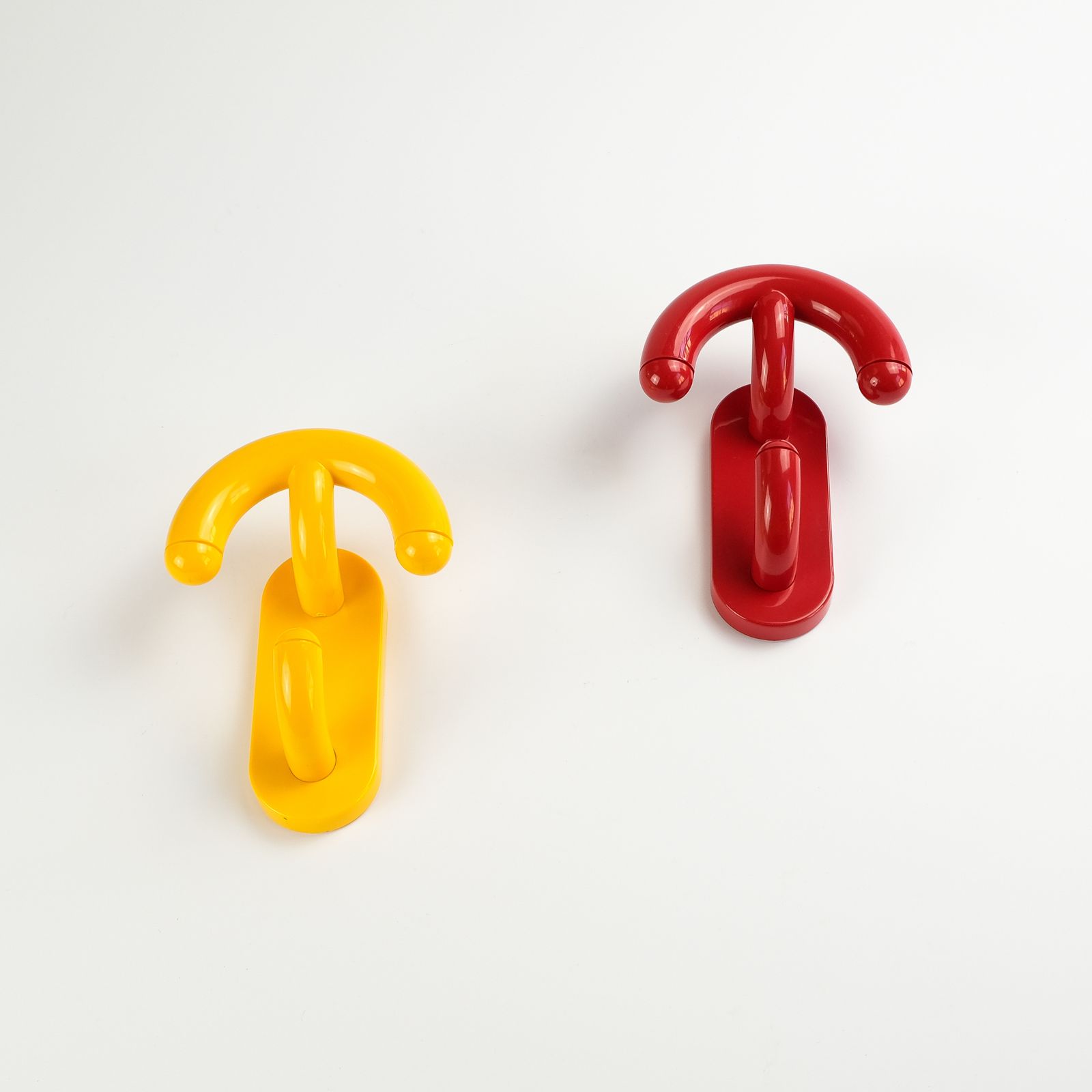 photo vinterior Pair Of Luigi Caramella "Arco" Coat Hooks / Rack For Con&Con, Italy 1970s