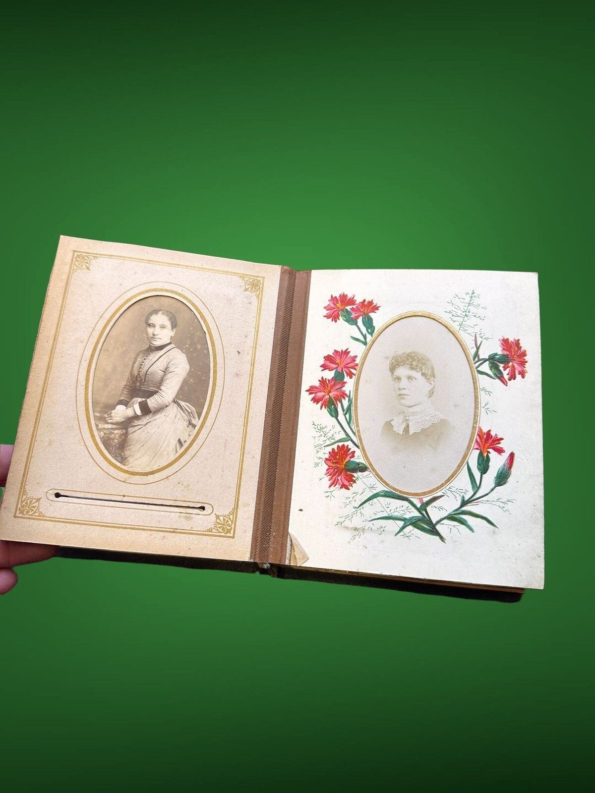 Antique Victorian Leather Photo Album With Original Photos photo vinterior