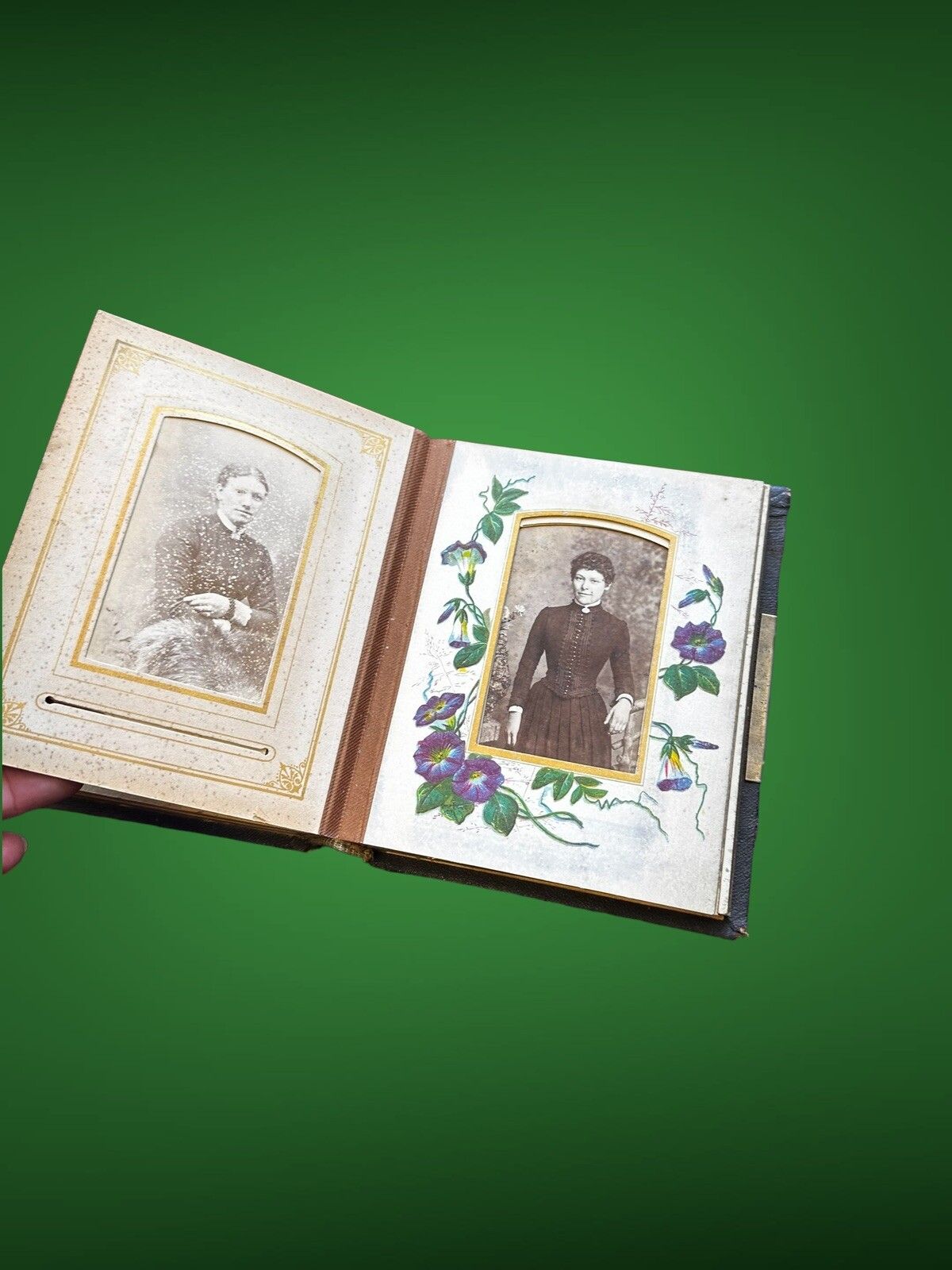 photo vintage Antique Victorian Leather Photo Album With Original Photos