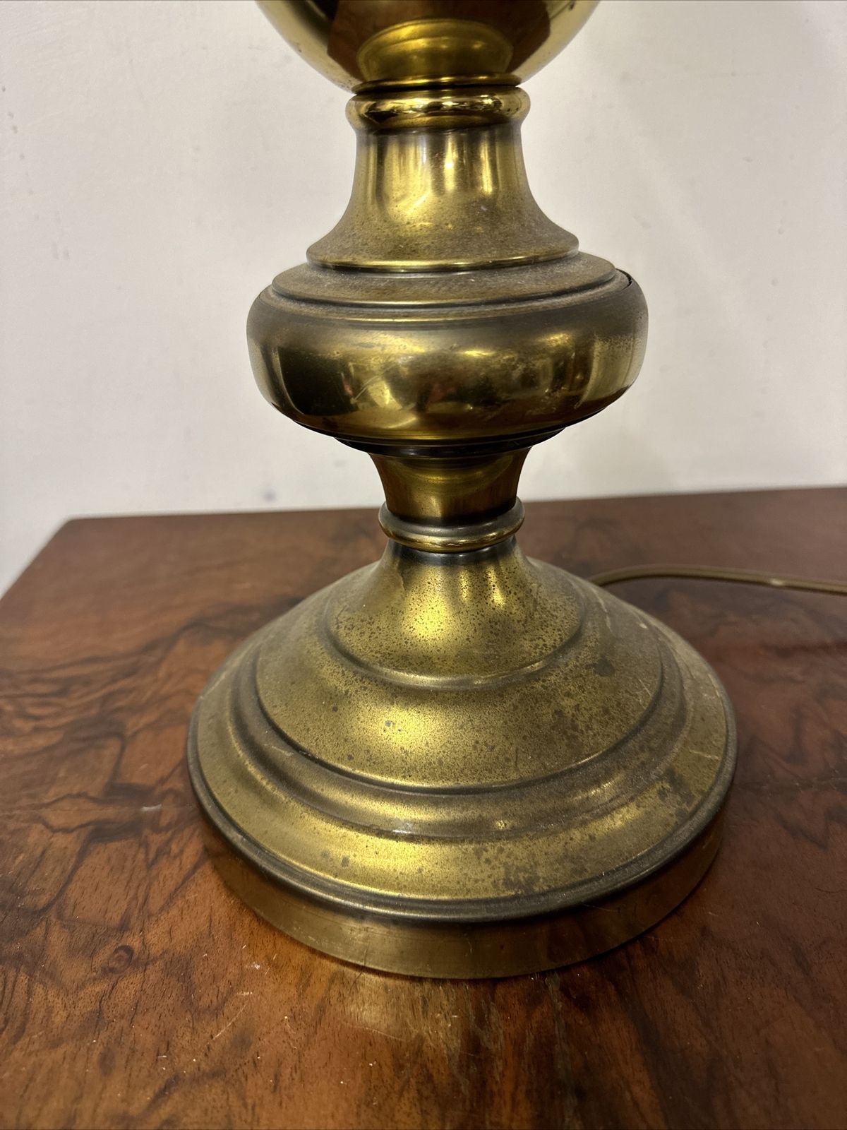 Beautiful Huge 32” Antique Brass Bulbous Lamp With Stunning Shade photo vinterior