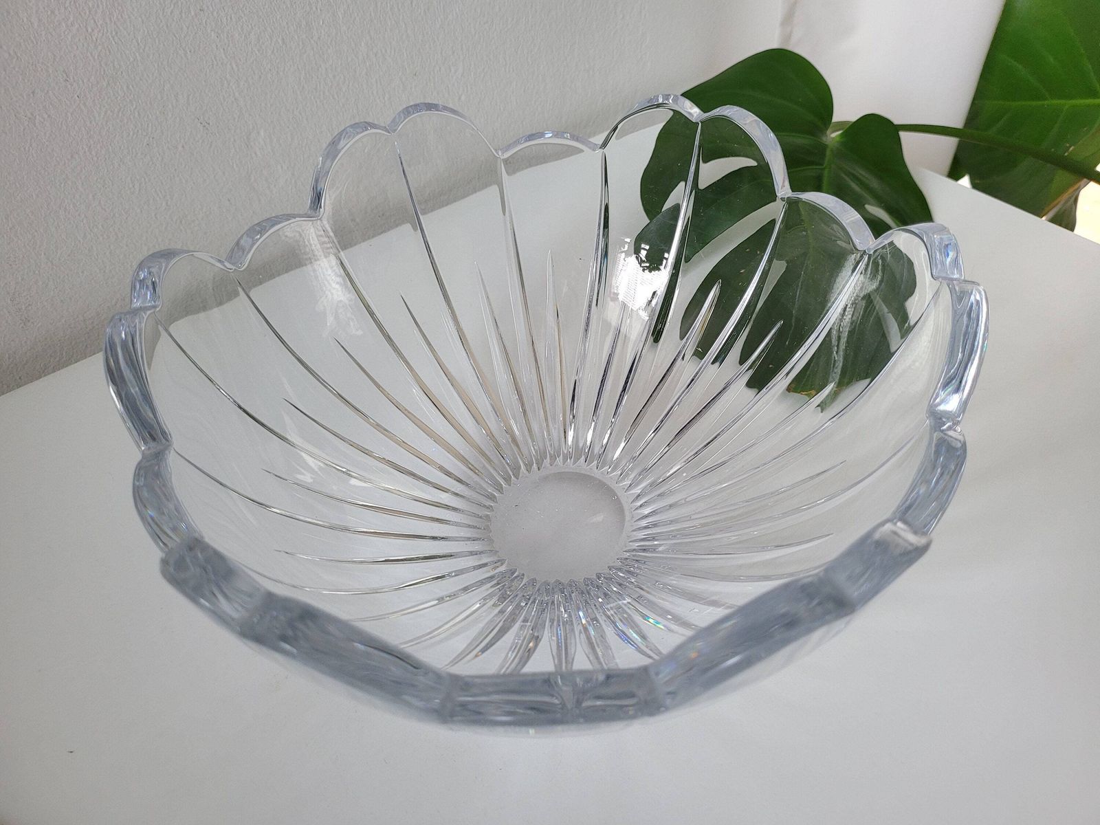 Vintage Cut Crystal Serving Bowl / Rogaska / Yugoslavia / Vintage Decor / Vintage Fruit Bowl / Cut Glass Bowl / Glass Fruit Bowl / Crystal photo for sale