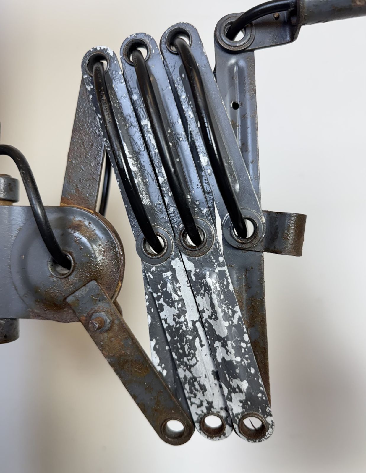 photo vinterior Grey Industrial Scissor Wall Lamp From Elektroinstala, 1960s