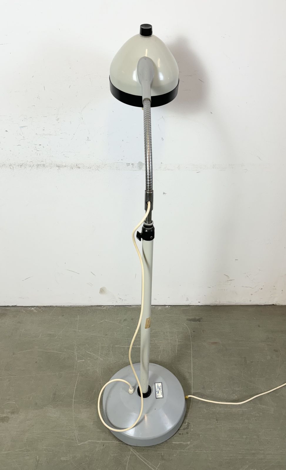 photo vinterior Vintage Medical Gooseneck Floor Lamp From Famed, 1970s