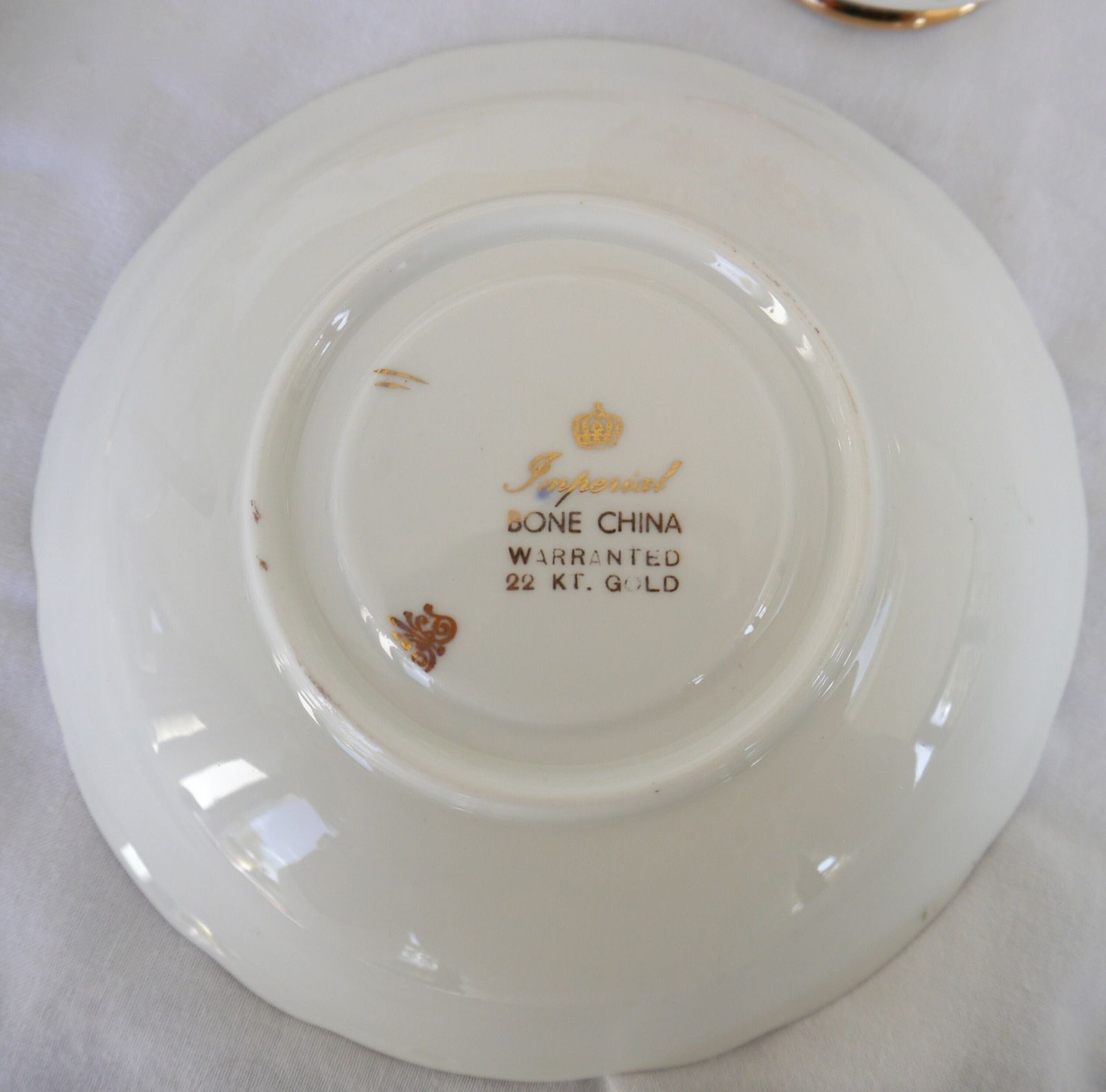 photo furniture Imperial Bone China Tea Cup Trios With Milk Jug And Sugar Bowl, 6 Bone China Floral And Gold Tea Cups, Saucers And Plates.