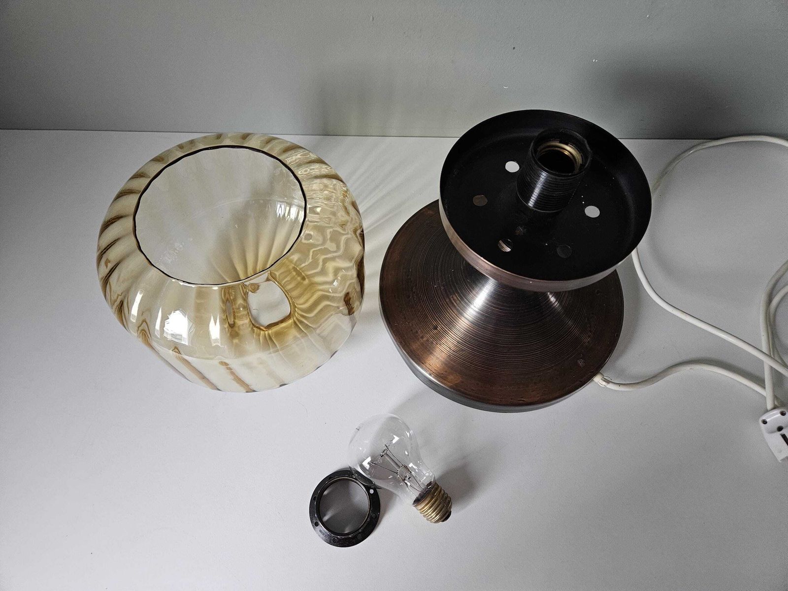 Gorgeous Large Vintage Table Lamp, Copper And Amber Glass Table Lamp, Bedside Light, Side Lamp, Mid Century Modern Lamp, Mcm Desk Lamp, 70's photo Lighting