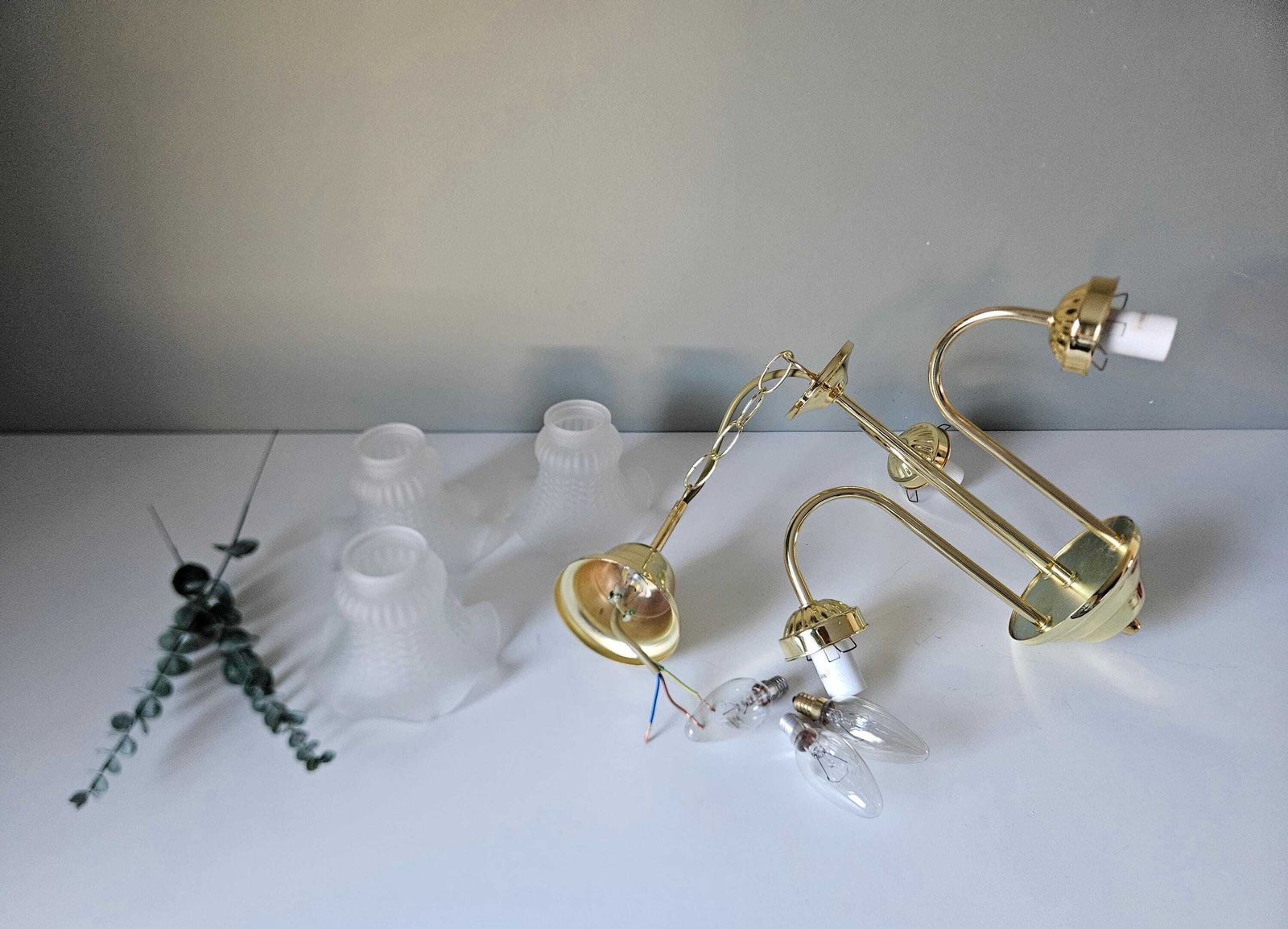 Vintage Chandelier, Brass Chandelier With Frosted Glass Tulip Lampshades, Pendant Lamp, Gold Light Fixture, Hollywood Reegency Style photo Lighting