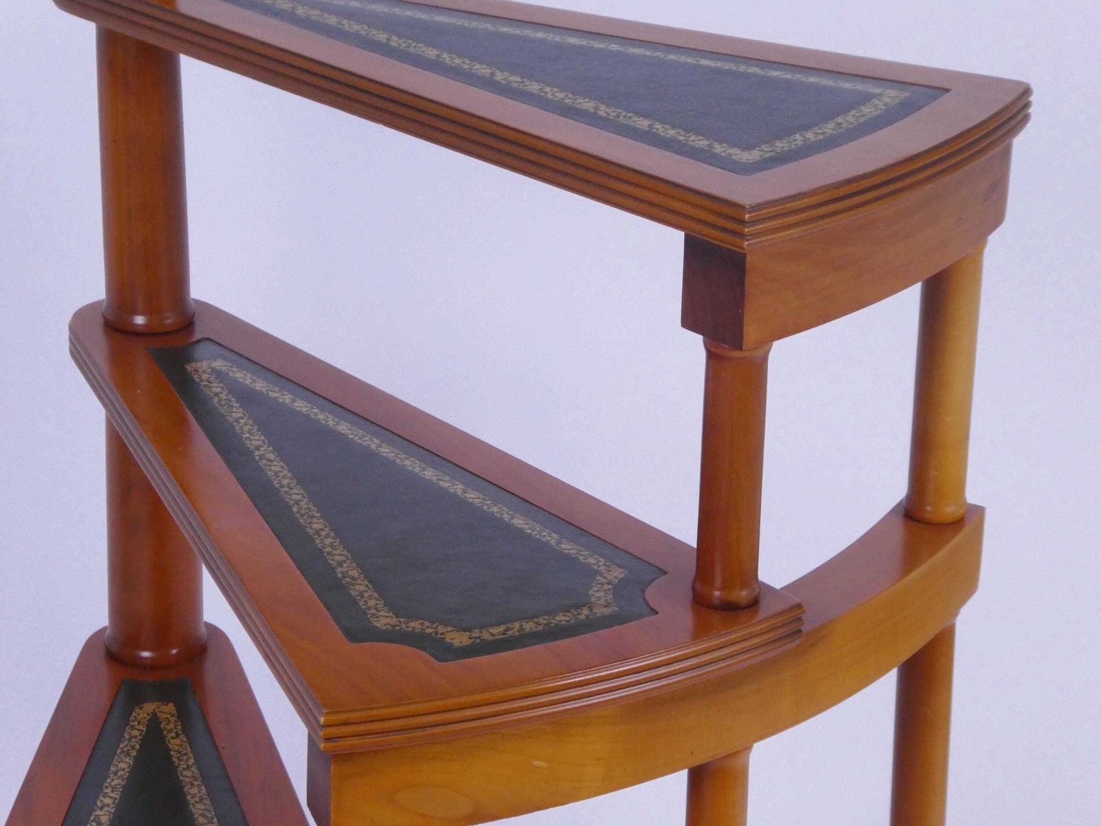 photo furniture Vintage Large Victorian Style Library Steps With Green Leather, 50's Spiral Bookcase Ladder, Semicircular Steps With Brass Knob