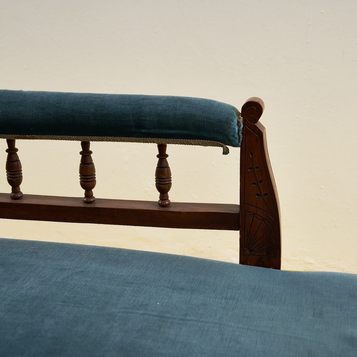 Wooden And Velvet Daybed Sofa, 1800s photo Furniture