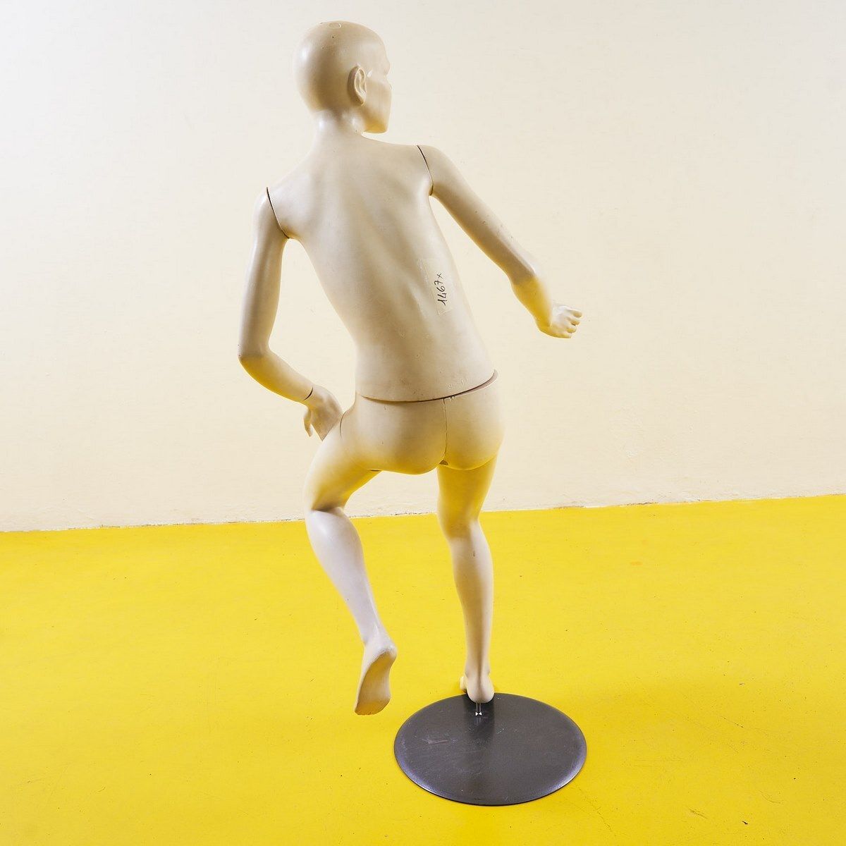 Vintage Design Girl Mannequin From The 70s/80s photo 319.0