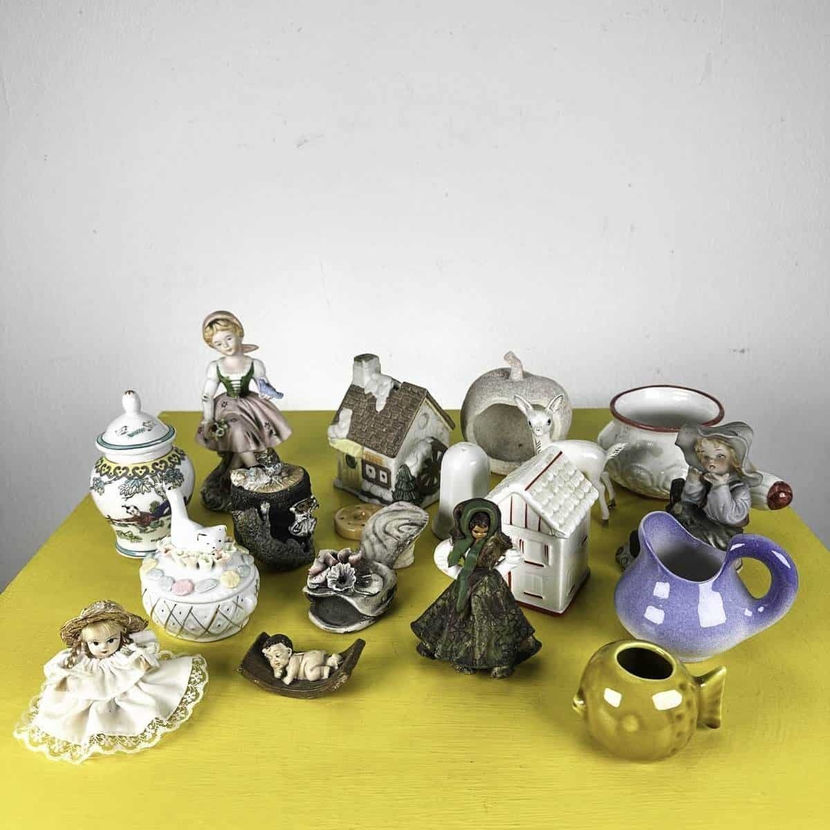 Mixed Ceramic Items Lot, 17 Pieces