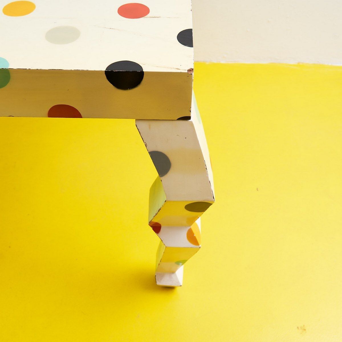 Design Table In Laminated Wood With Polka Dots, Seletti Piu Damien Hirst photo 3056.0