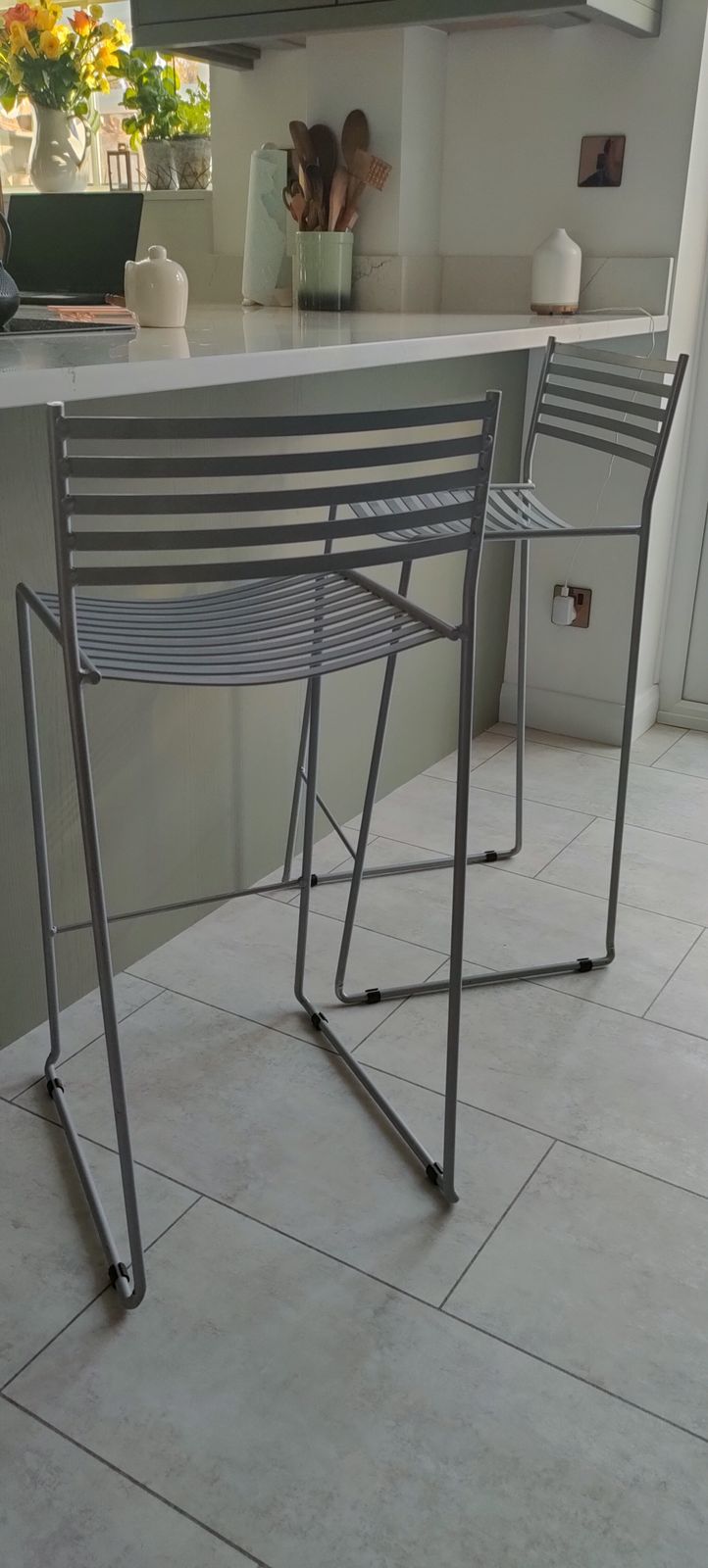 A Pair Of Heal's Kitchen Bar Stools. The Stools Are Slim And Contemporary. The Actual Height Of The Seat Is 65cm. The Stools Were Purchased For £600 When New. photo Furniture