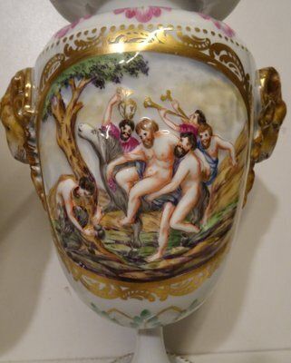 Antique 19th Century Porcelain Medici Lidded Vases From Capodimonte, 1890s, Set Of 2 photo for sale