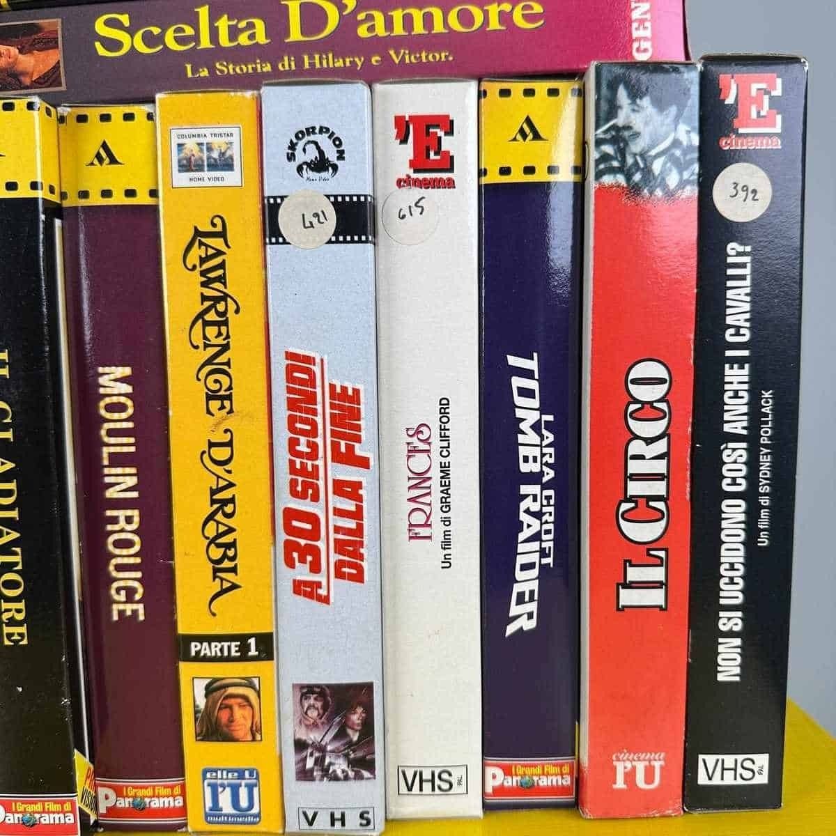 Vintage Vhs Movie Lot, 30 Pieces photo vinterior