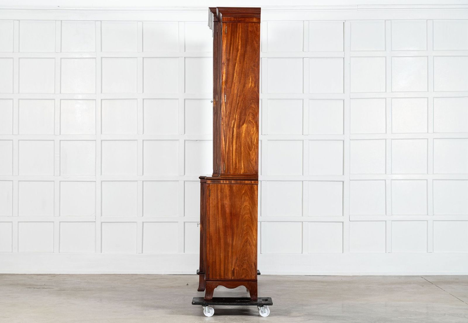 photo furniture Large English Flame Mahogany Breakfront Bookcase