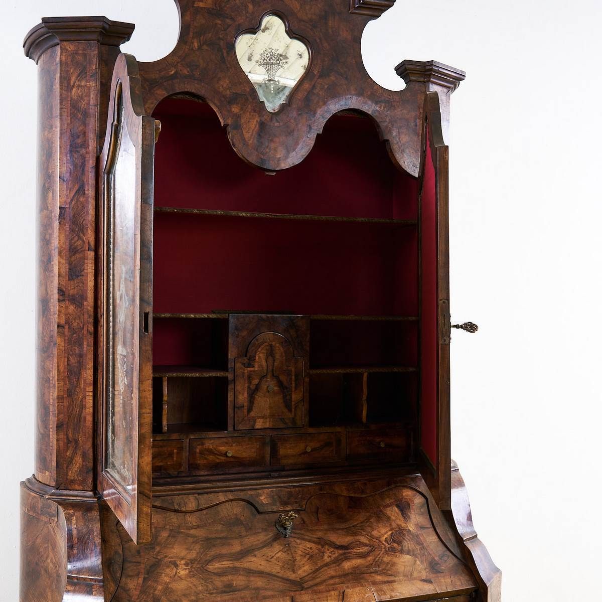photo furniture Early 1900s Walnut Veneered Troumeau
