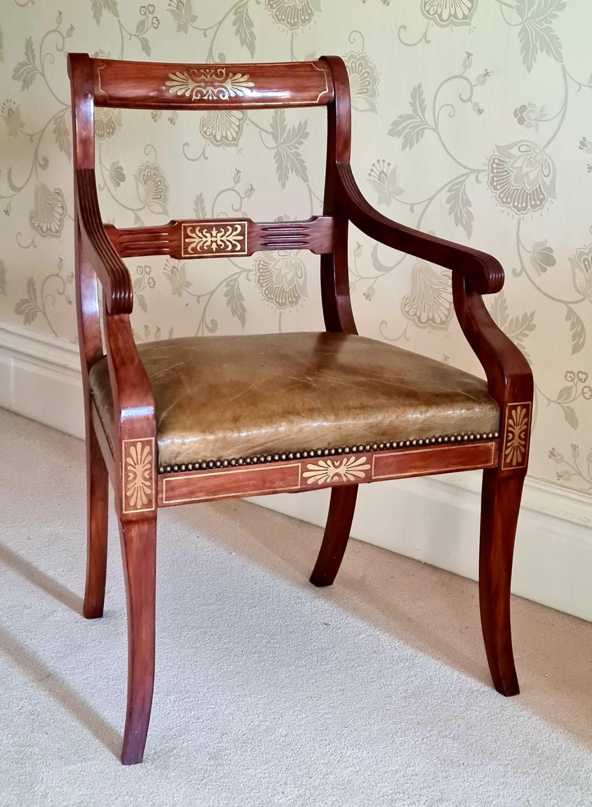 Beautiful Regency Style Mahogany And Leather Dining Table And Chairs (4seat) photo vinterior
