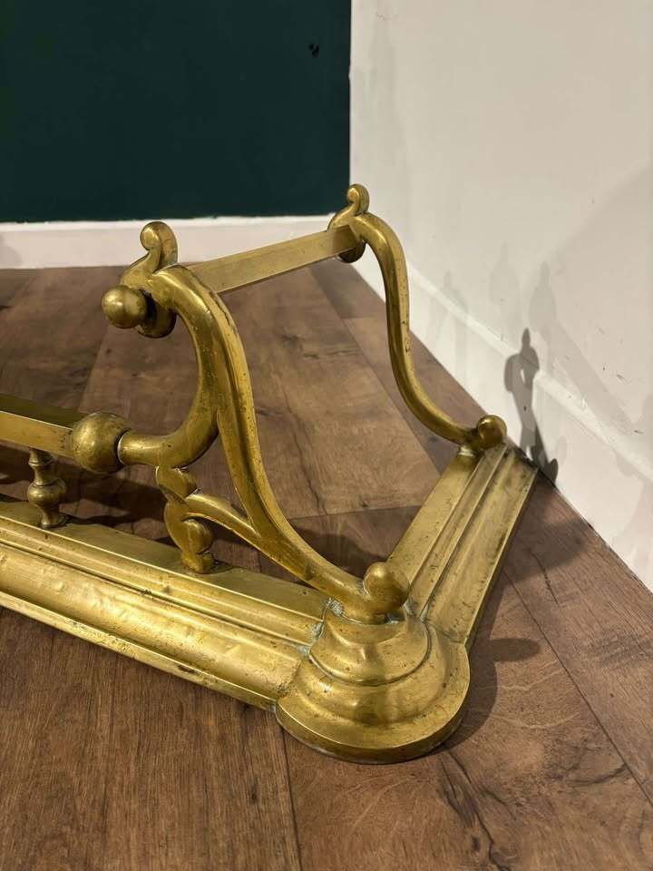 Ornate Victorian Brass Fender photo vinterior