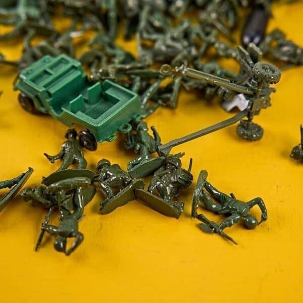 Vintage Atlantic Toys, 90 Pieces photo furniture