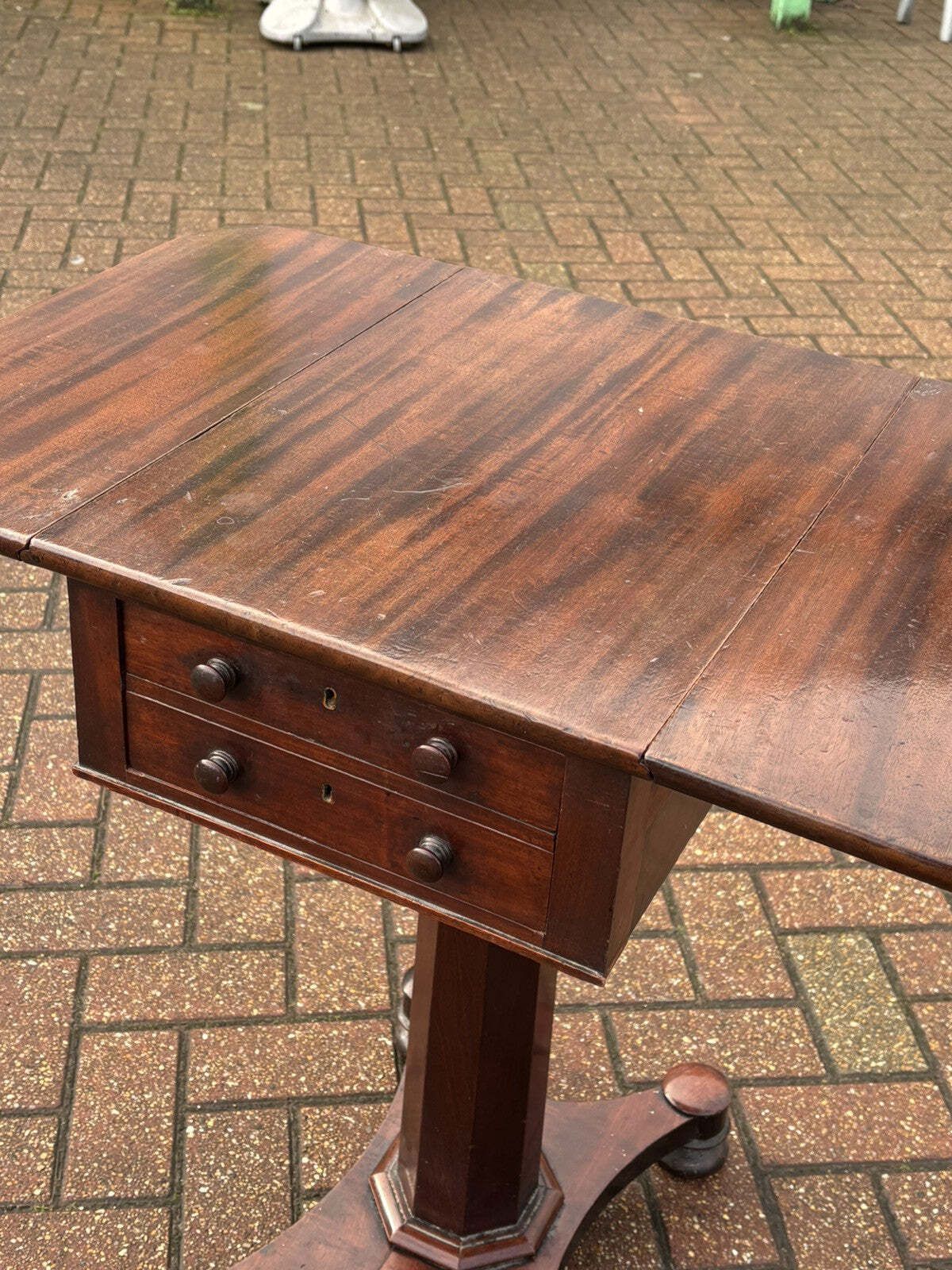 637.0 Victorian Mahogany Lamp Table, Side Table. With Drawer photo