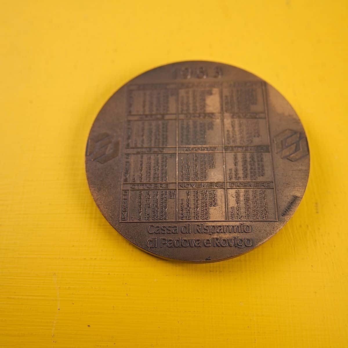 Bronzen Medaille – Relatiegeschenk Van De Cassa Di Risparmio Di Padova E Rovigo, 1983 photo Woonaccessoires