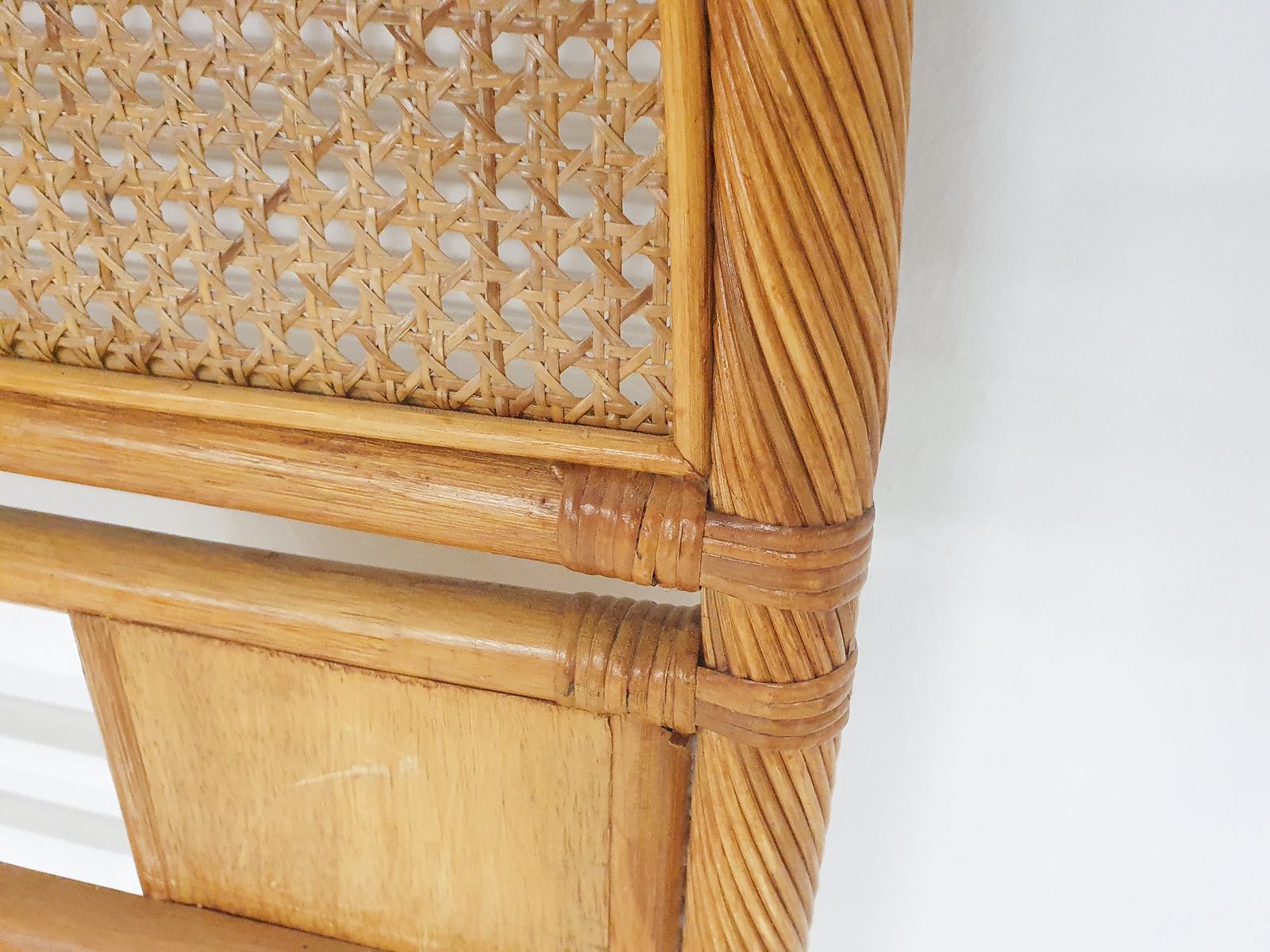 Mid Century Rotan Hoofdbord, Jaren 1970 photo for sale