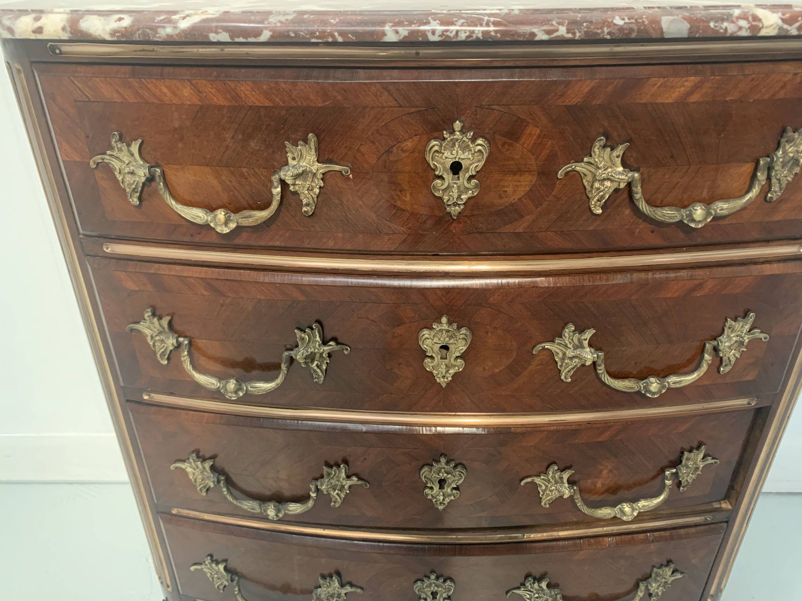 photo vinterior 20th Century Rosewood And Mahogany Chest Of Drawers