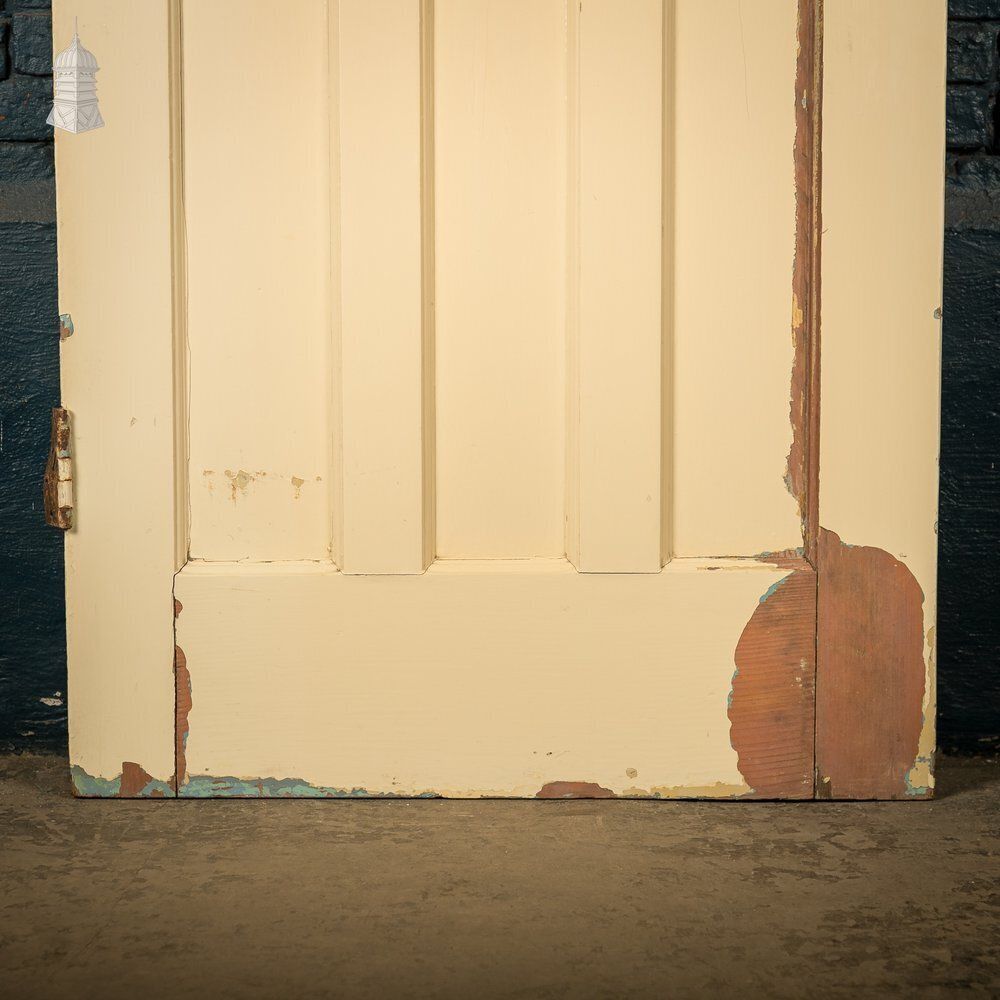 144.0 1930s Style Door, 4 Moulded Panels photo