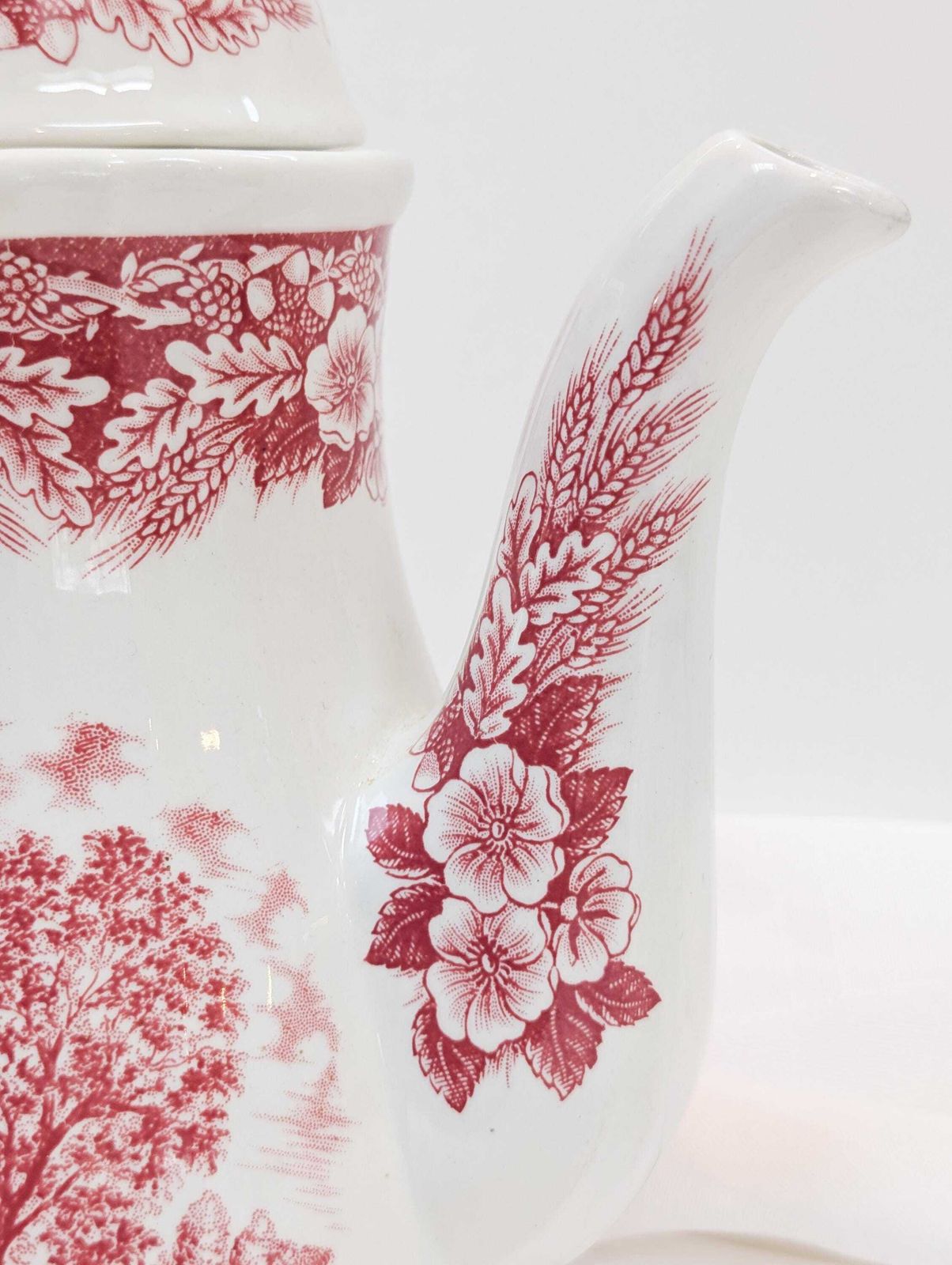 photo furniture Vintage J Broadhurst From "The Constable Series Bicentennial "1776   1976" Pink & White Coffee Pot, Tea Pot, Antique.