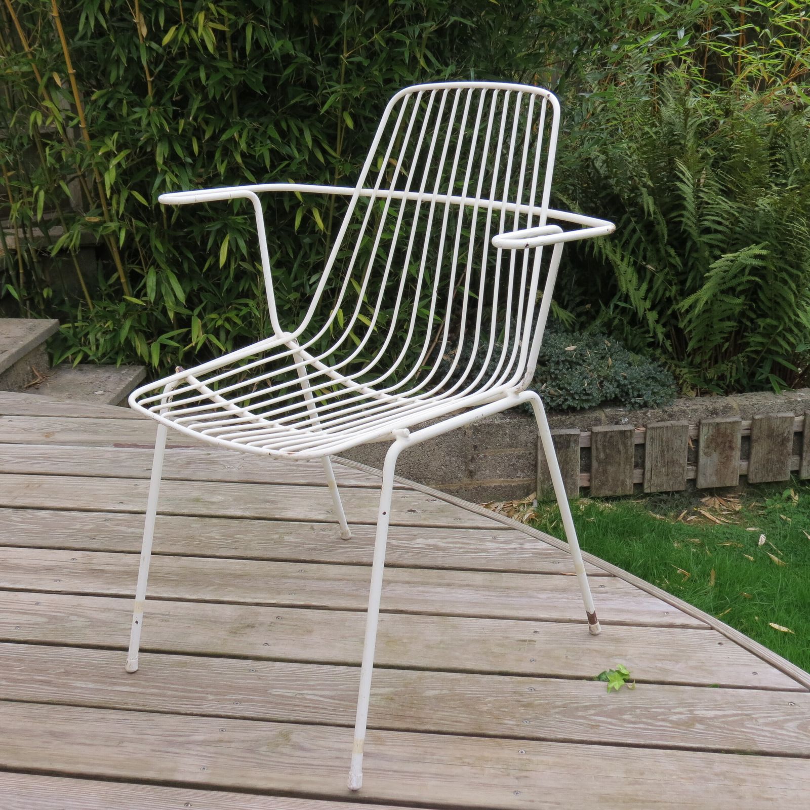 1960s Mid Century White Metal Garden Chair photo vinterior