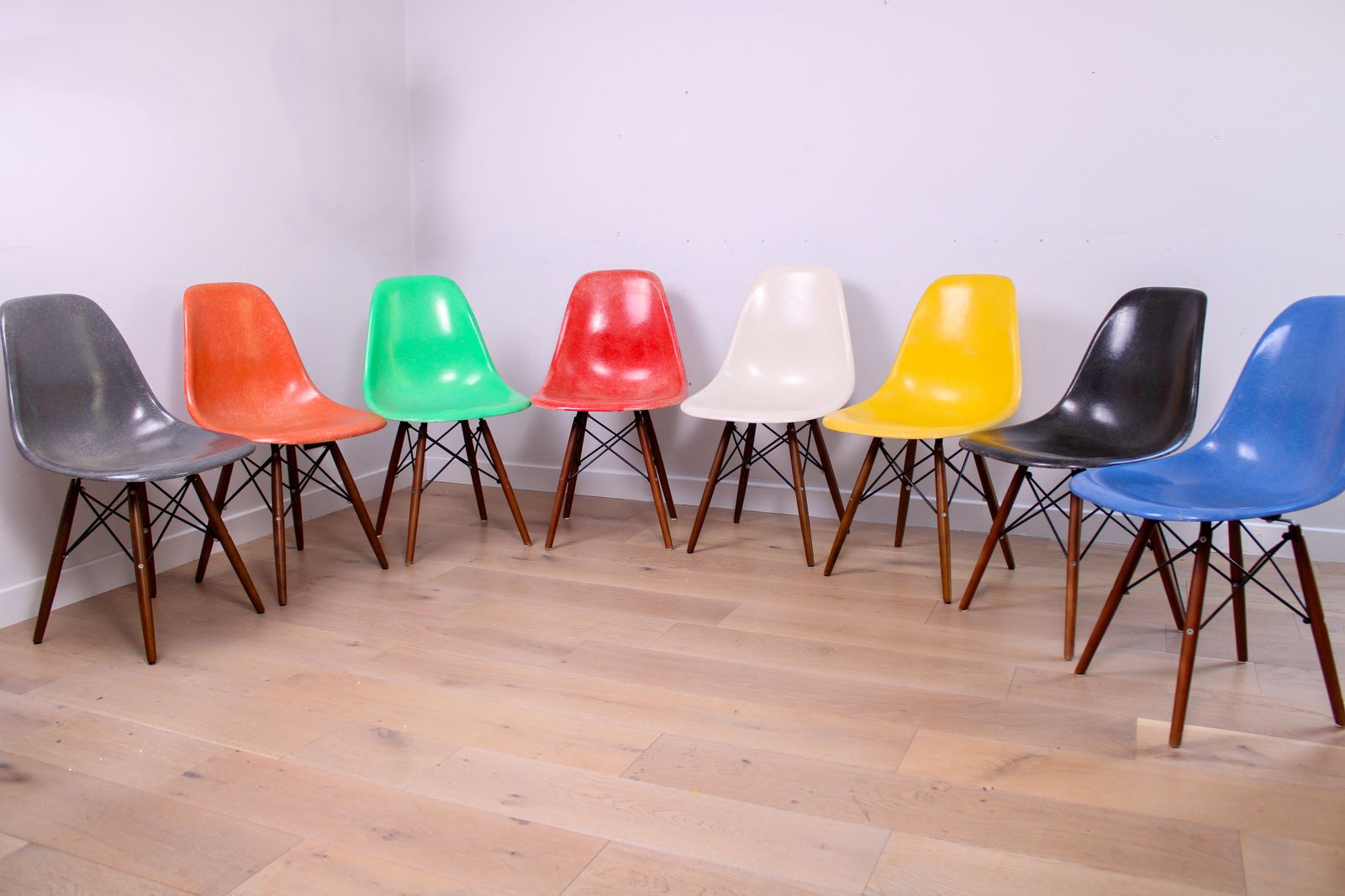 A Mixed (Harlequin) Set Of 8 Original Herman Miller Fiberglass Eames Dsw Chairs photo vintage