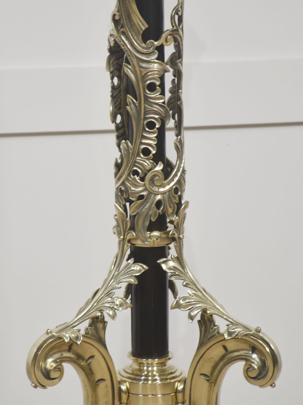 Pair Of 19th Century Telescopic Standard Lamps photo vinterior