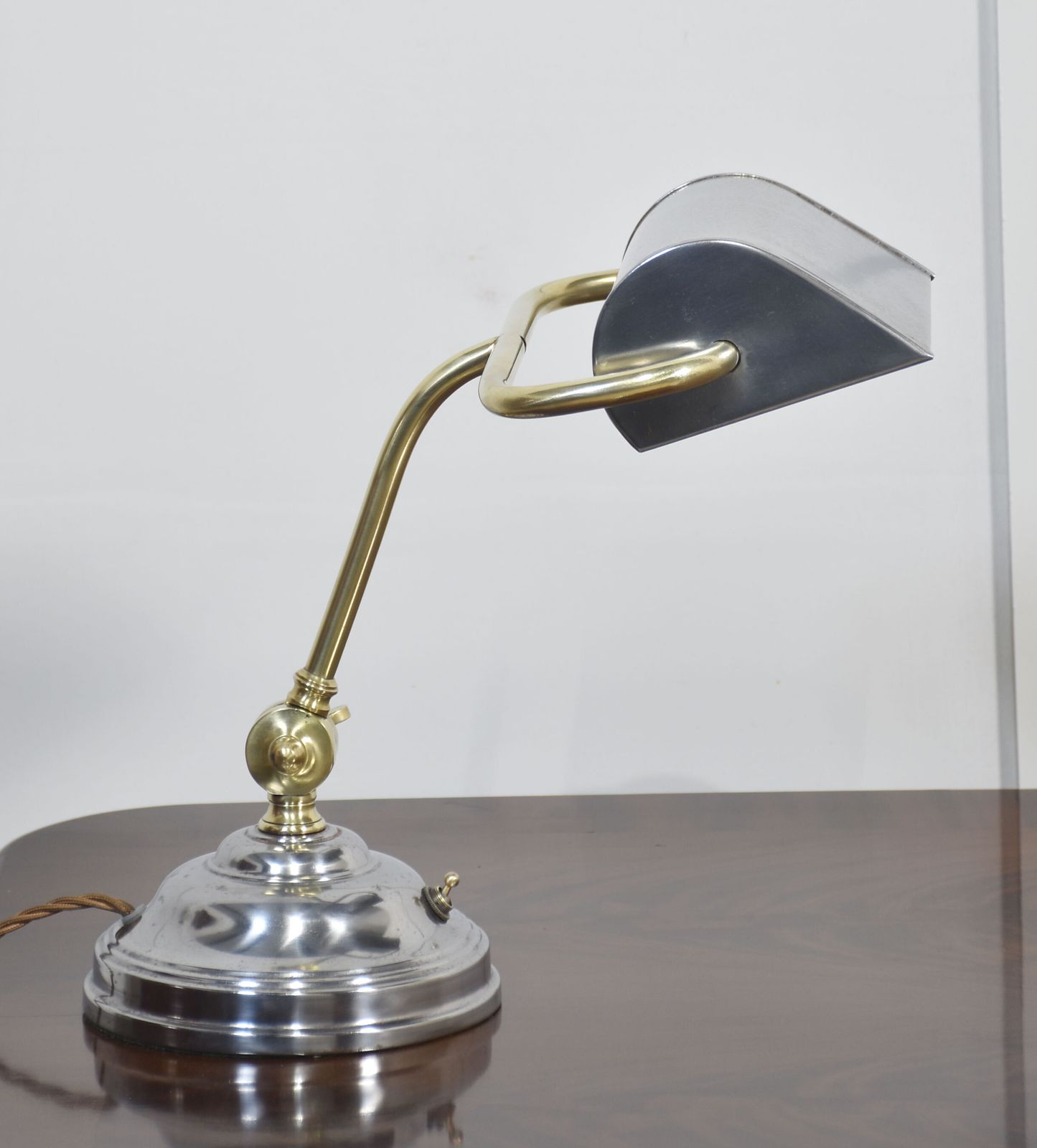 Adjustable Bankers Desk Lamp photo vinterior
