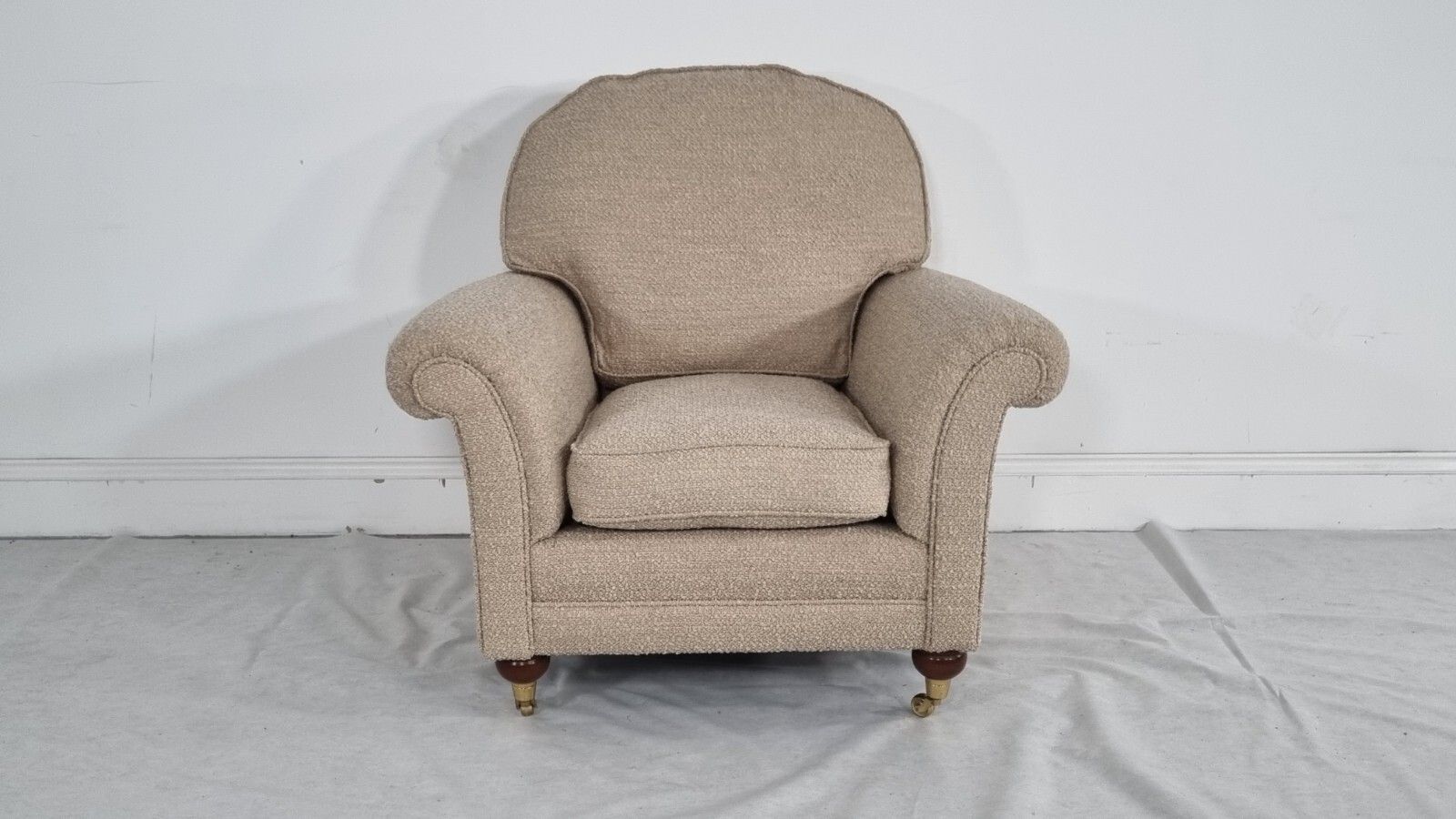 Duresta Wentworth Chair  In Honey Boucle Fabric Stunning Condition
