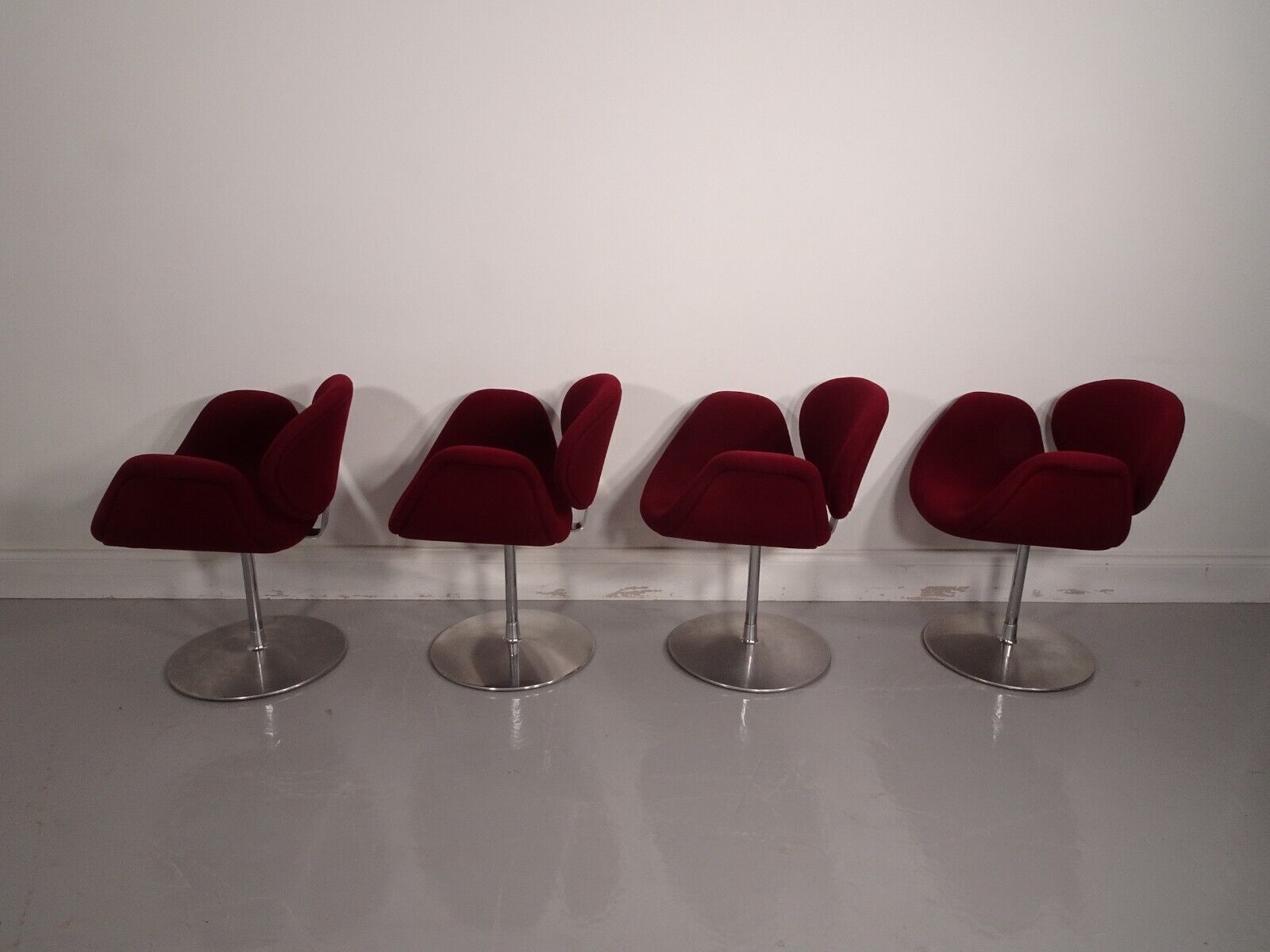 Stunning Set Of 4 Artifort Tulip Chairs In Burgundy Fabric photo vinterior